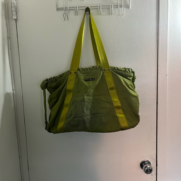 Chic Green Tote with Yellow Straps #Y2k - Picture 2 of 15